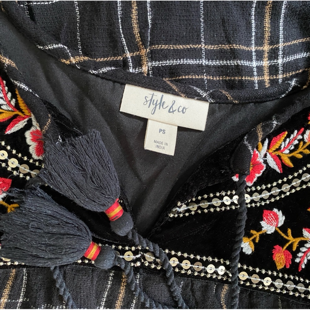 Style & Co. Bohemian Black/Red/Gold Tassel Blouse. Size PS. - Picture 6 of 6